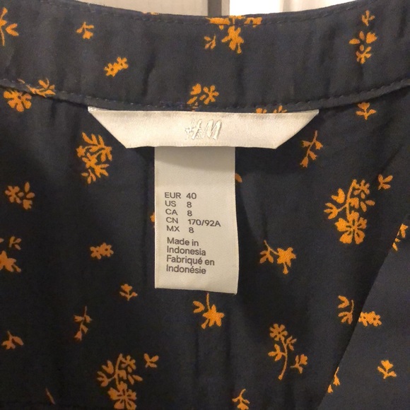 H&M business-casual no sleeve dress. - Picture 5 of 5